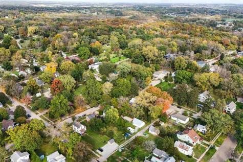 1119 Fairchild Street Iowa City IA 52245
