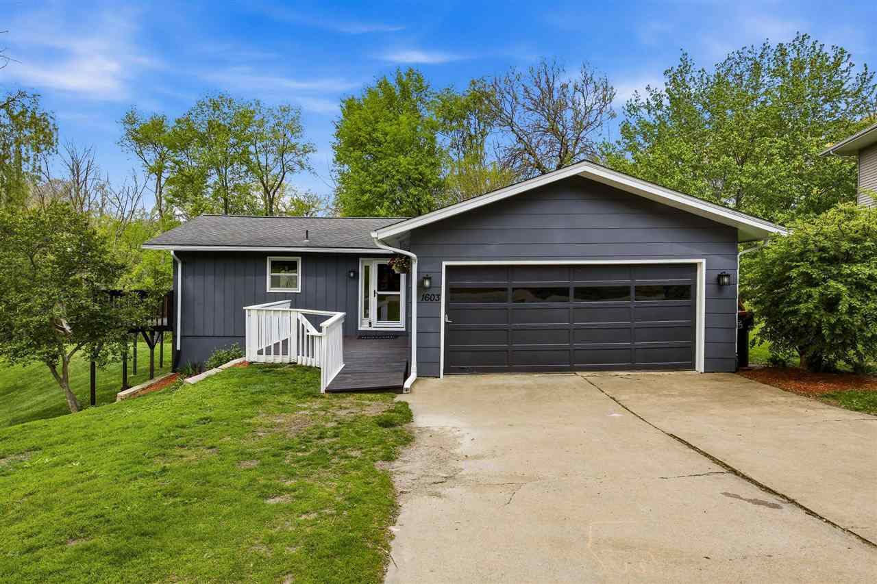 1603 Oak View Drive Solon IA 52333