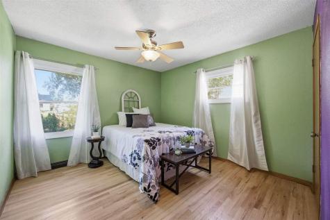 1111 Harold Drive SE Cedar Rapids IA 52403