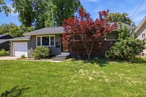 1111 Harold Drive SE Cedar Rapids IA 52403