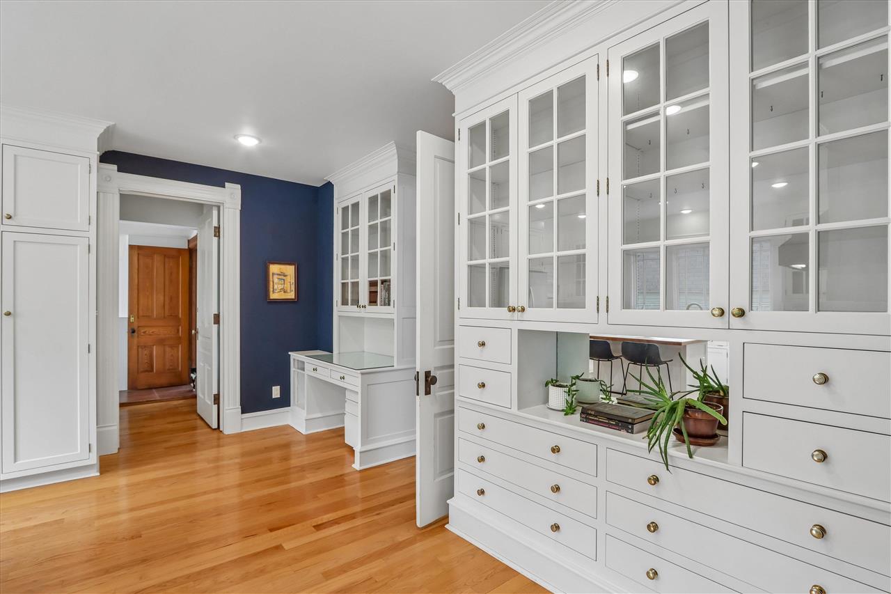 915 E Bloomington Street Iowa City IA 52245