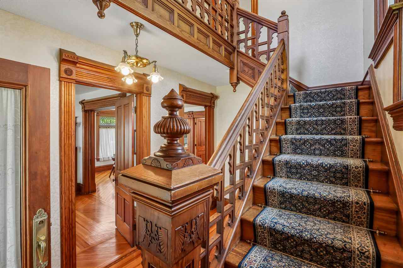 915 E Bloomington Street Iowa City IA 52245