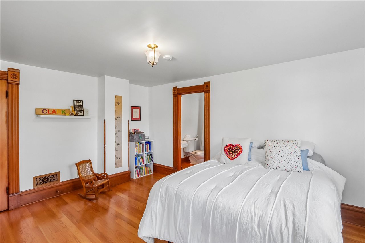 915 E Bloomington Street Iowa City IA 52245