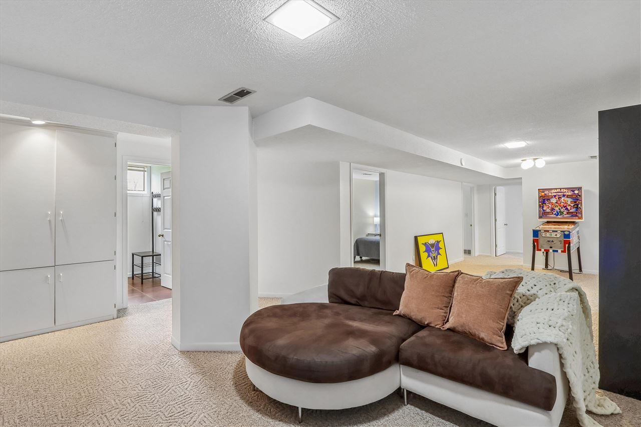 915 E Bloomington Street Iowa City IA 52245
