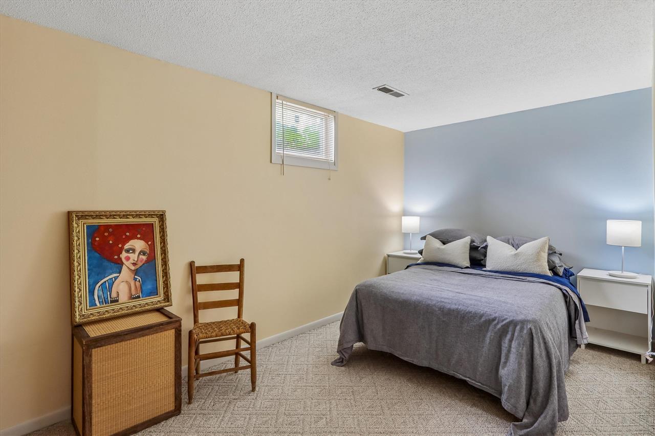 915 E Bloomington Street Iowa City IA 52245