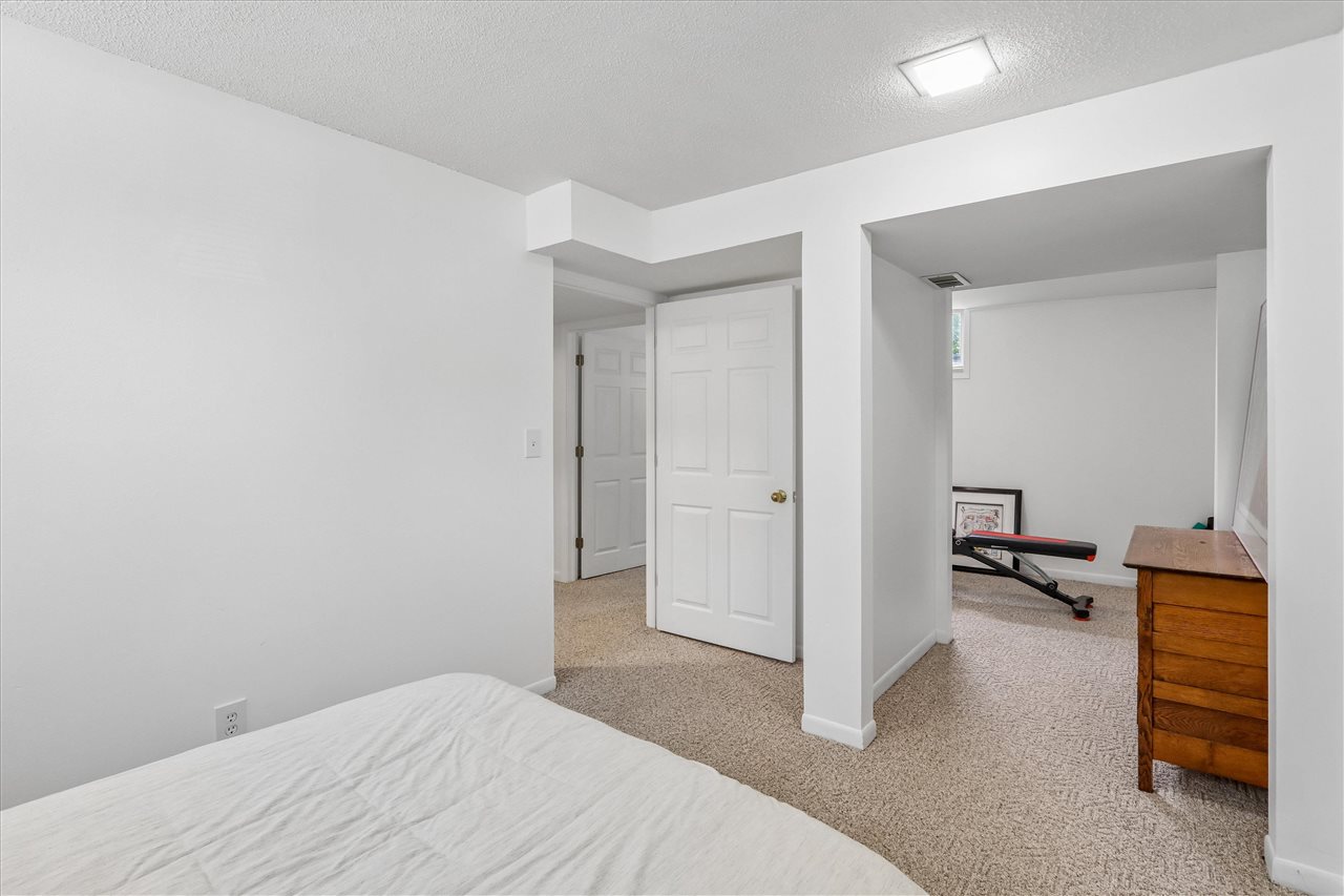 915 E Bloomington Street Iowa City IA 52245