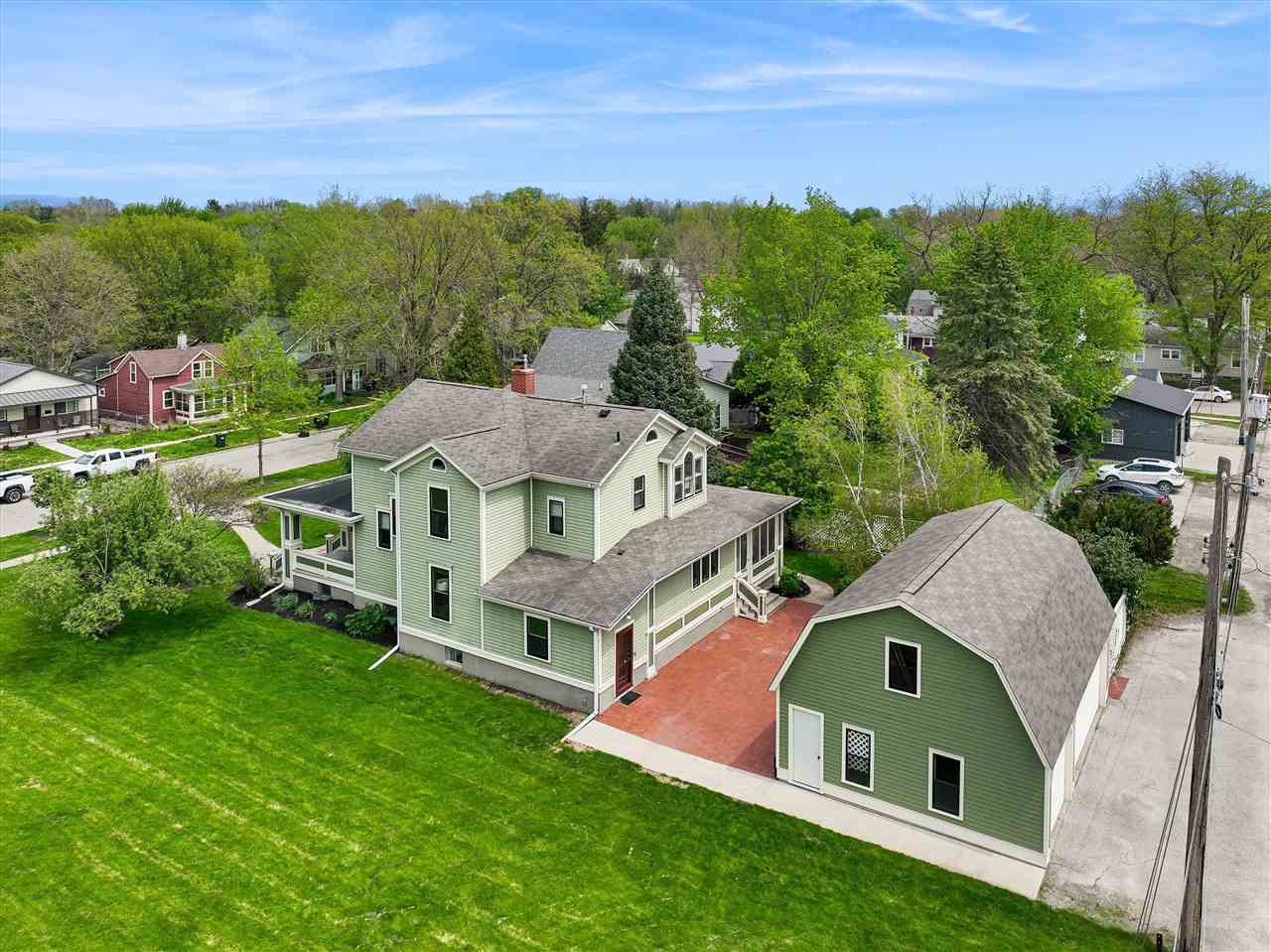 915 E Bloomington Street Iowa City IA 52245
