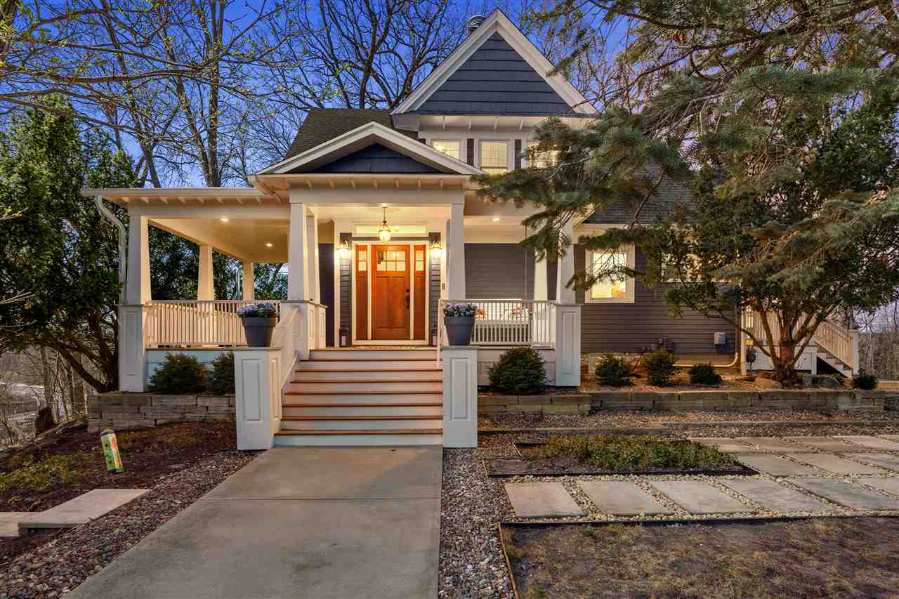 1127 Dill Street Iowa City IA 52246
