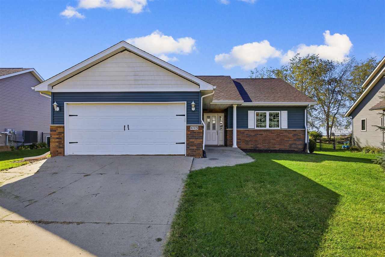 445 E Tartan Dt North Liberty IA 52317