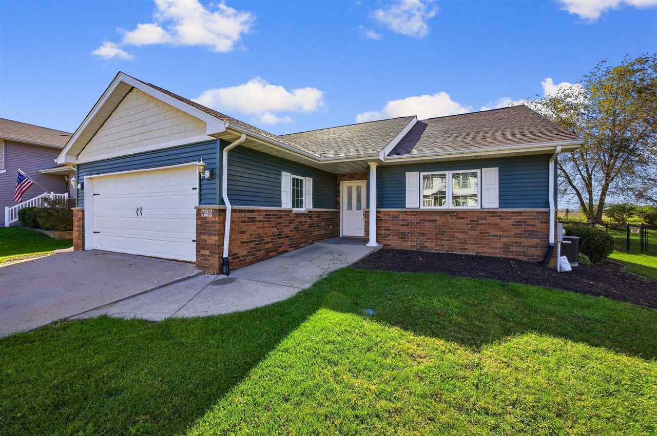 445 E Tartan Dt North Liberty IA 52317