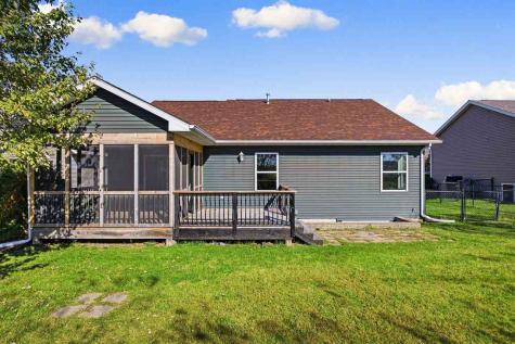 445 E Tartan Dt North Liberty IA 52317