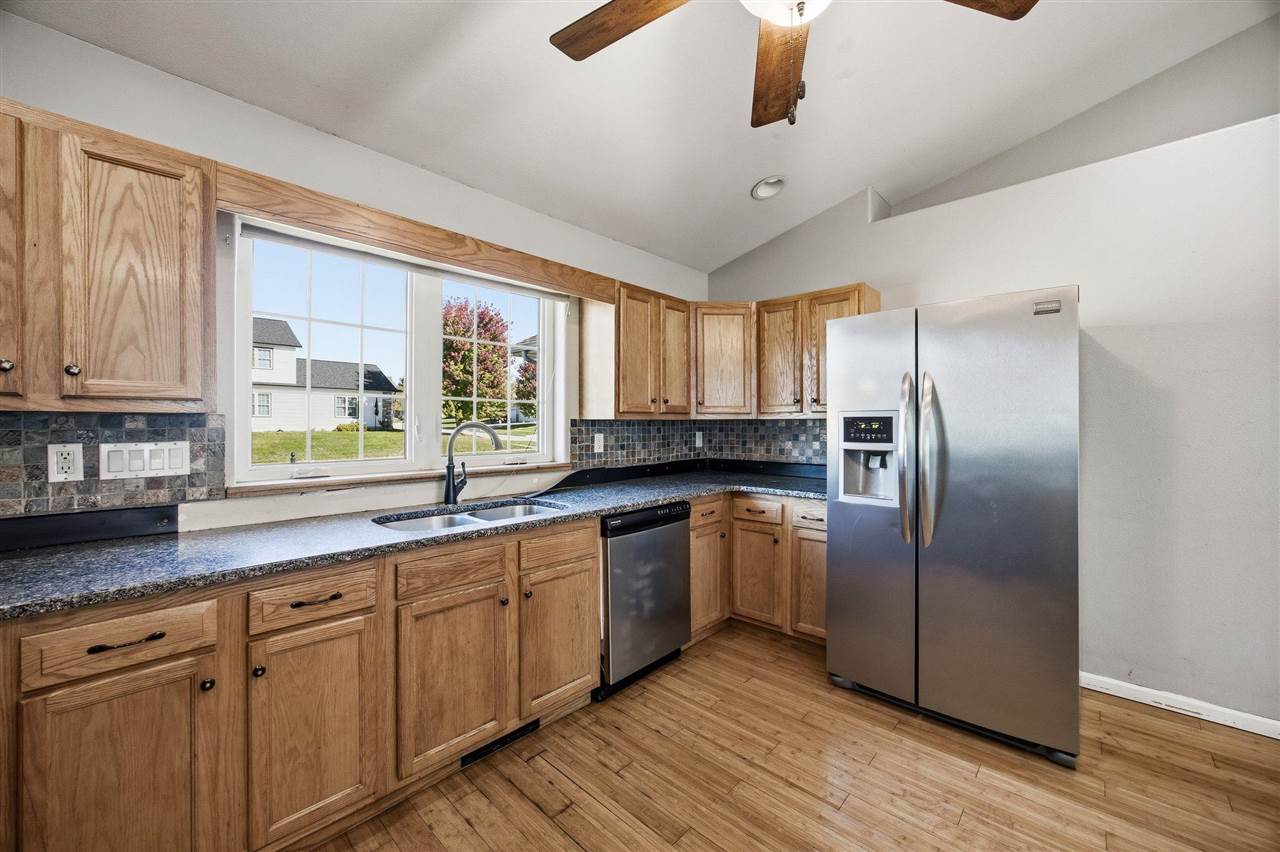 445 E Tartan Dt North Liberty IA 52317