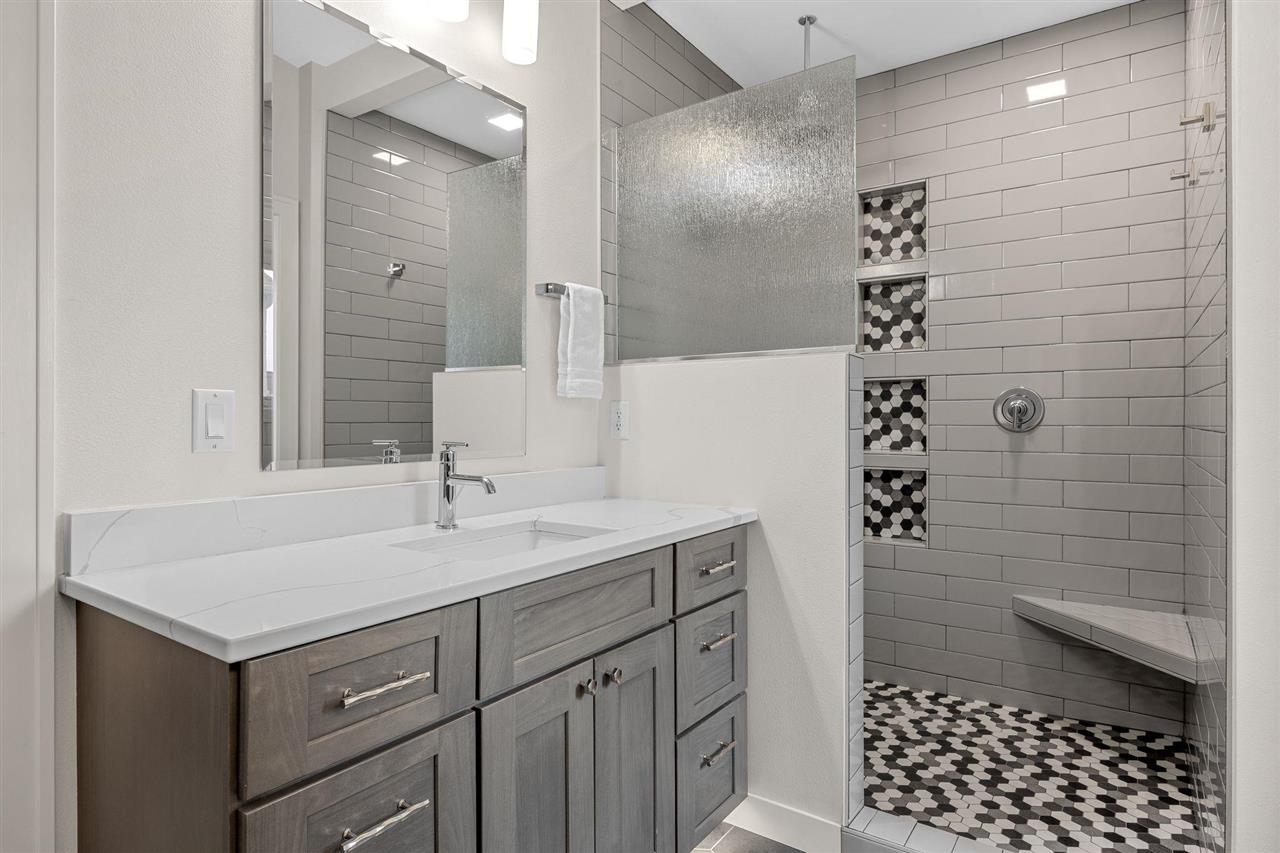 1352 Ava Circle Iowa City IA 52246