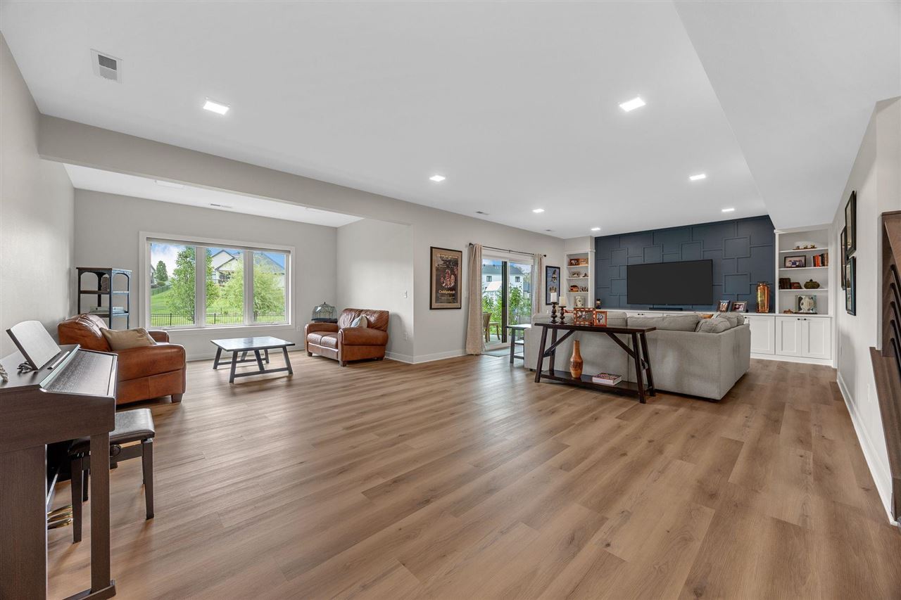 1352 Ava Circle Iowa City IA 52246