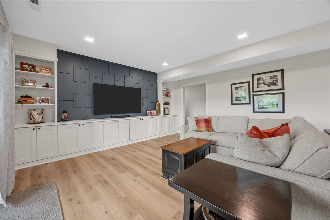 1352 Ava Circle Iowa City IA 52246