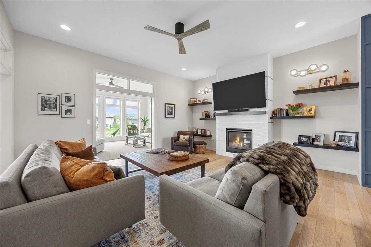 1352 Ava Circle Iowa City IA 52246