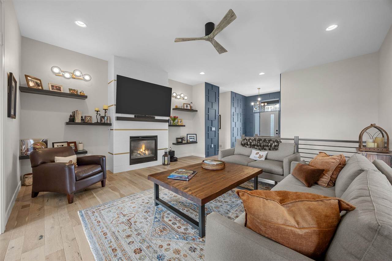1352 Ava Circle Iowa City IA 52246