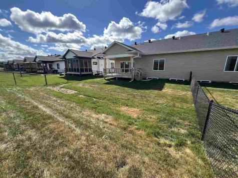 1298 Berkshire Lane North Liberty IA 52317