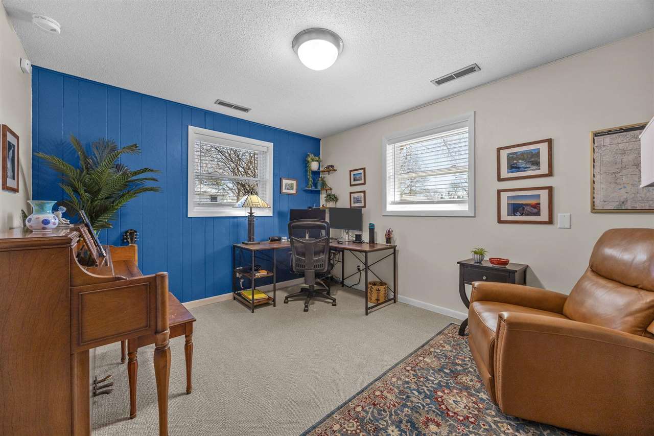 3040 Stanford Avenue Iowa City IA 52245