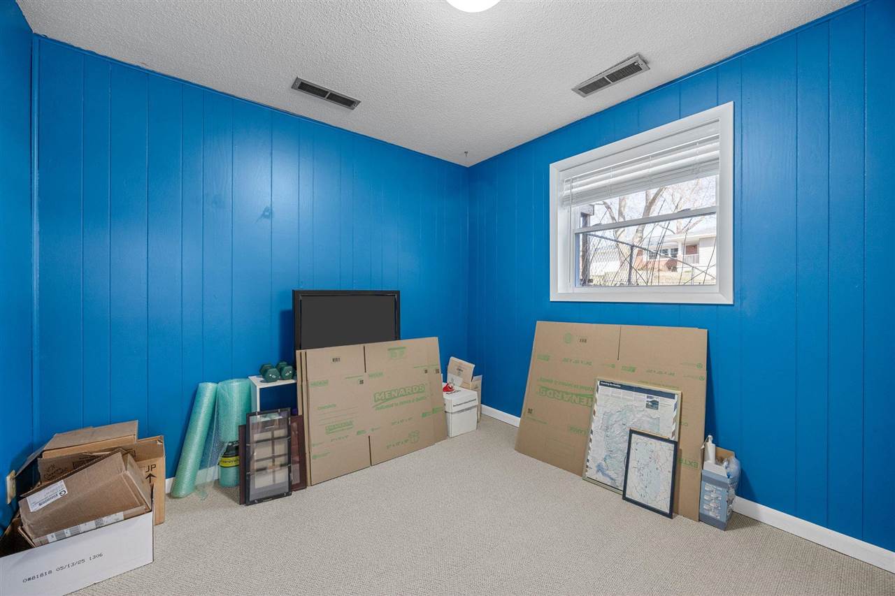 3040 Stanford Avenue Iowa City IA 52245