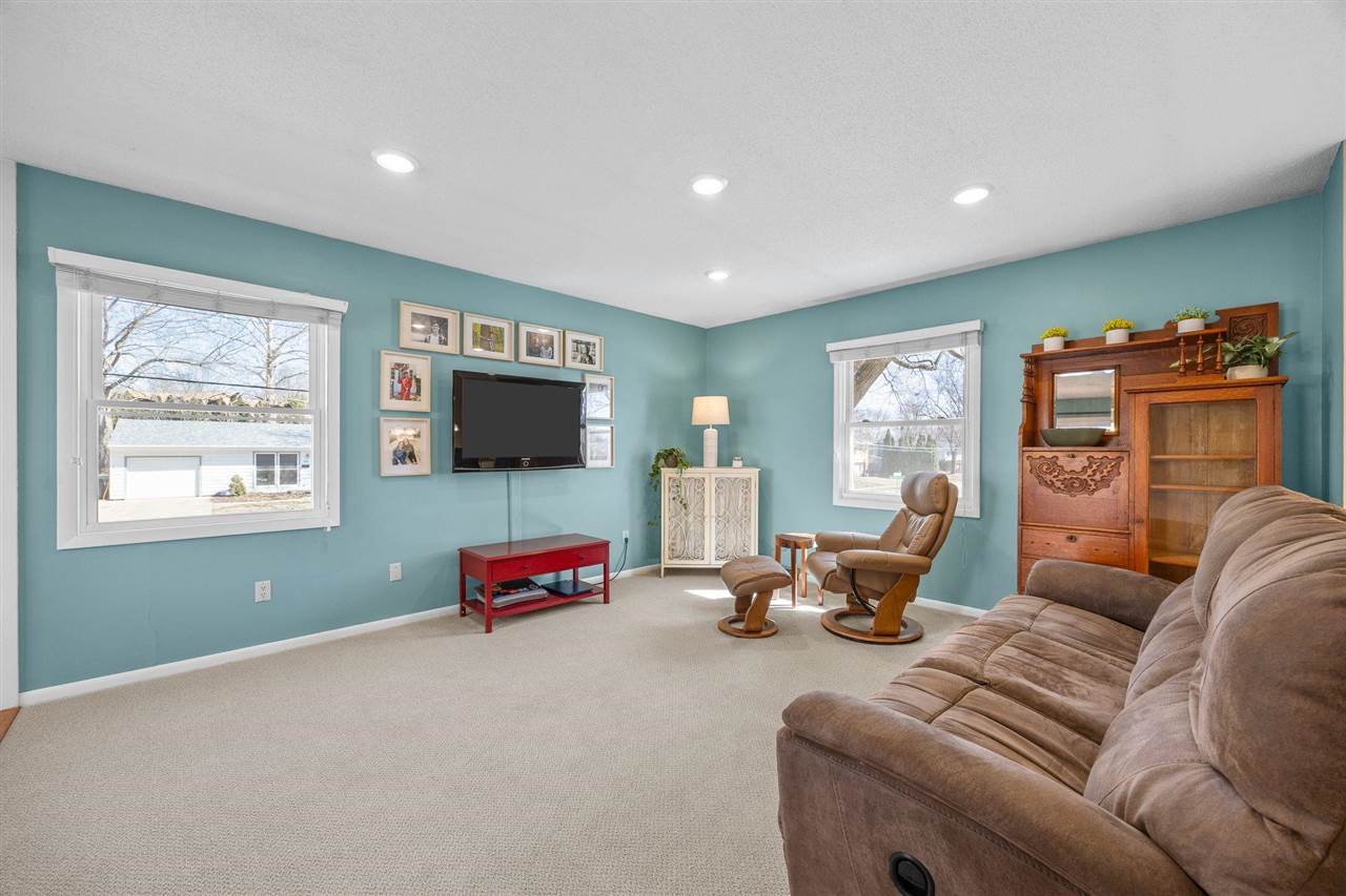 3040 Stanford Avenue Iowa City IA 52245