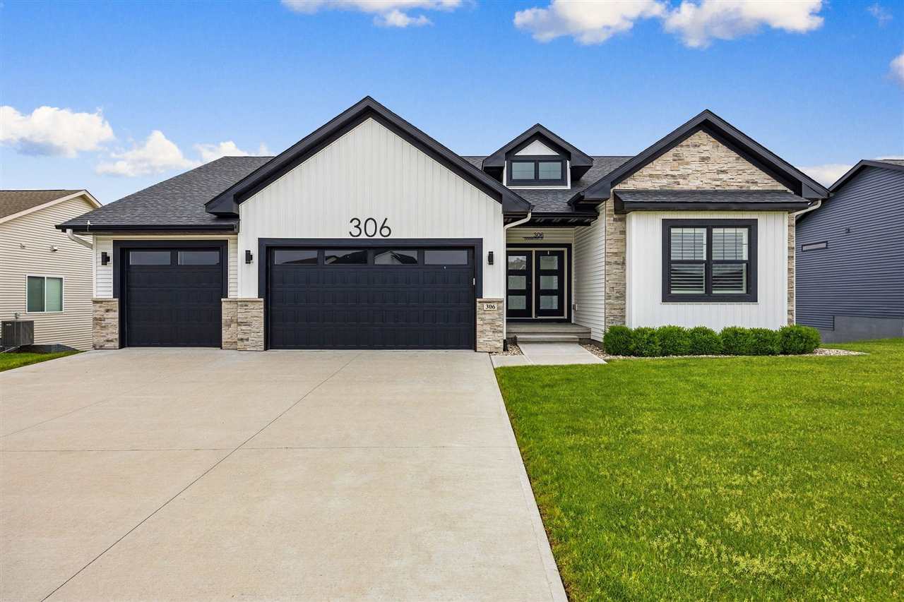 306 Dogwood Lane Tiffin IA 52340