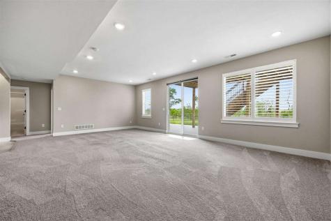 306 Dogwood Lane Tiffin IA 52340