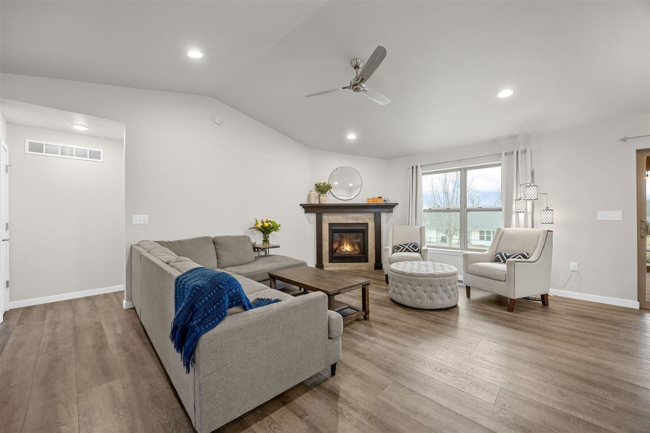 12 Pinnacle Lane Tiffin IA 52340
