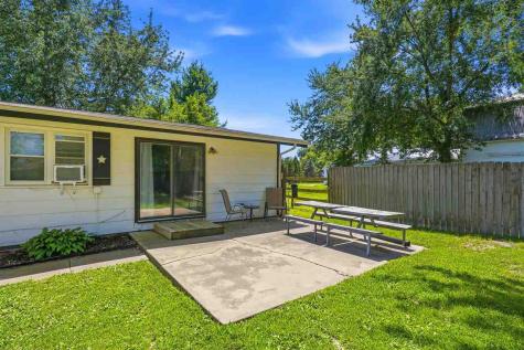 211 E Meadow Lane Columbus Junction IA 52738