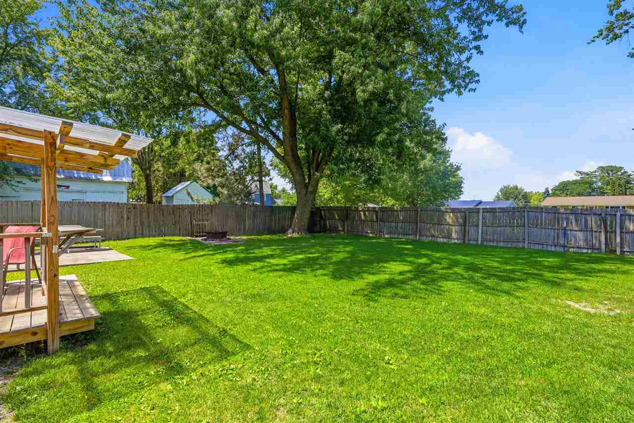 211 E Meadow Lane Columbus Junction IA 52738