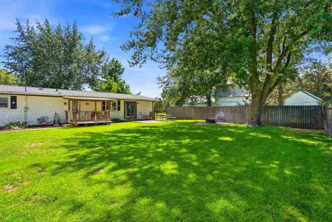 211 E Meadow Lane Columbus Junction IA 52738
