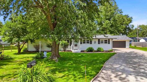 211 E Meadow Lane Columbus Junction IA 52738