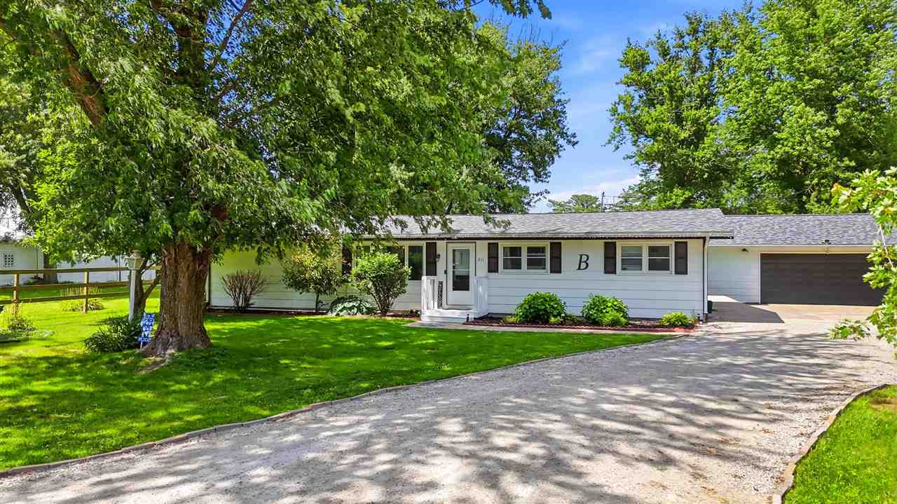 211 E Meadow Lane Columbus Junction IA 52738