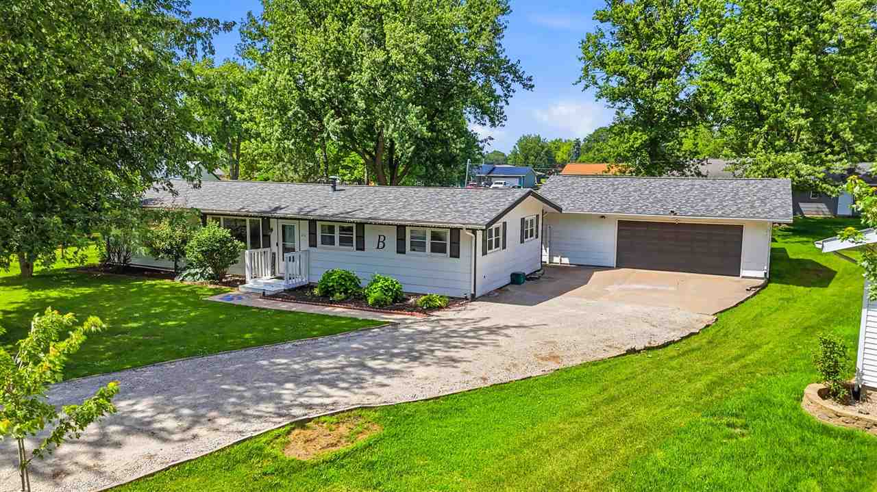 211 E Meadow Lane Columbus Junction IA 52738