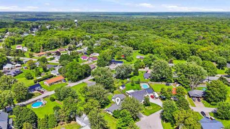 211 E Meadow Lane Columbus Junction IA 52738