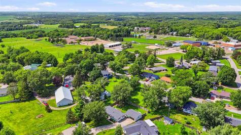 211 E Meadow Lane Columbus Junction IA 52738