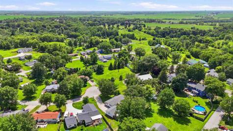 211 E Meadow Lane Columbus Junction IA 52738