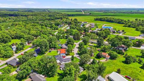 211 E Meadow Lane Columbus Junction IA 52738