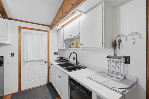 211 E Meadow Lane Columbus Junction IA 52738