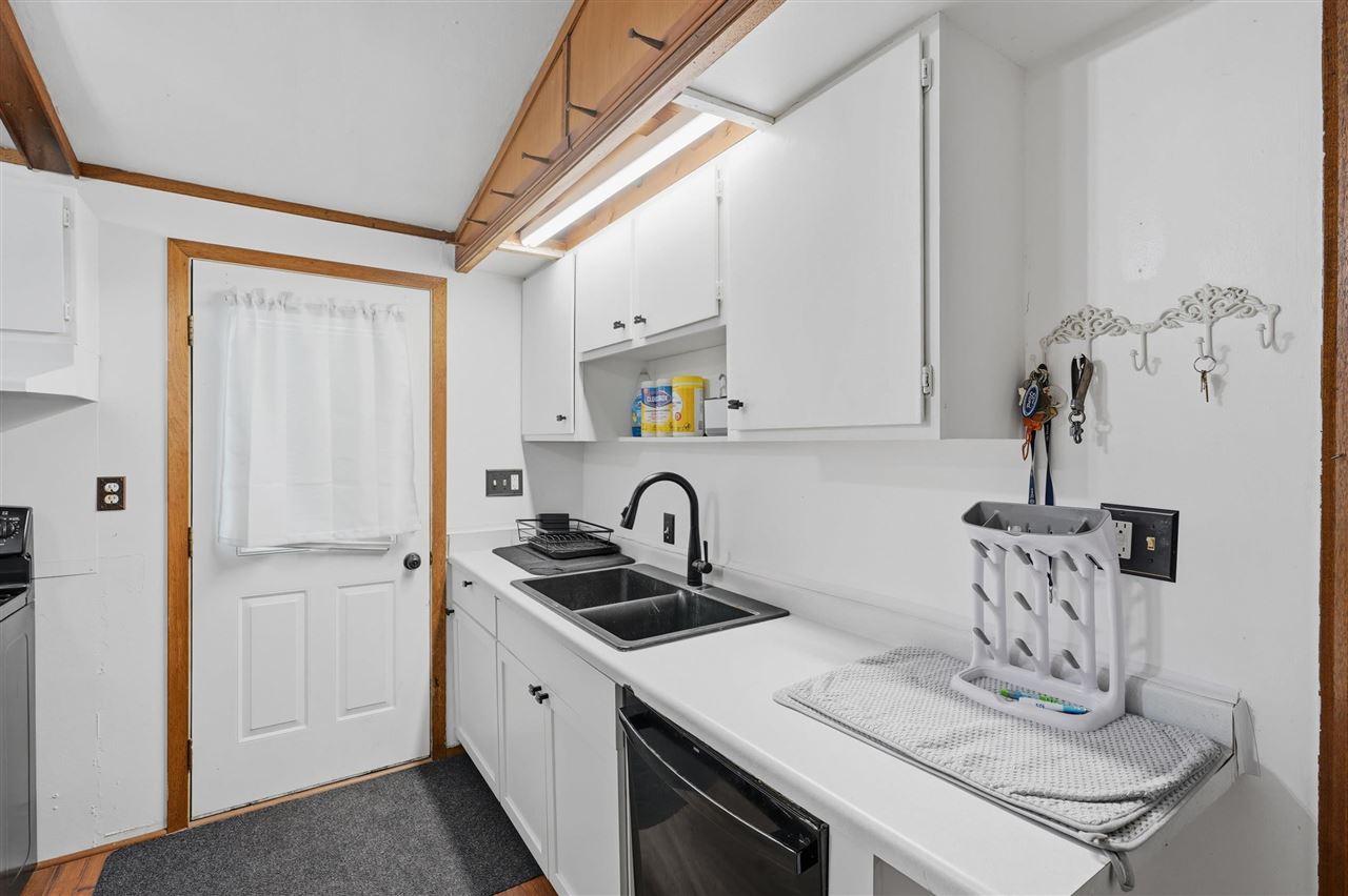 211 E Meadow Lane Columbus Junction IA 52738