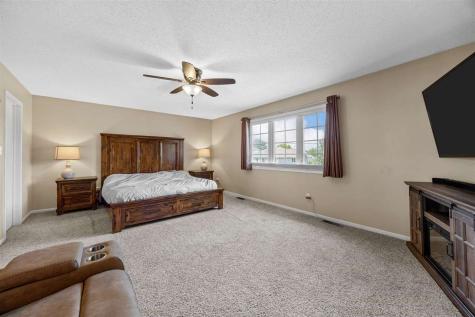 729 74th Street NE Cedar Rapids IA 52402