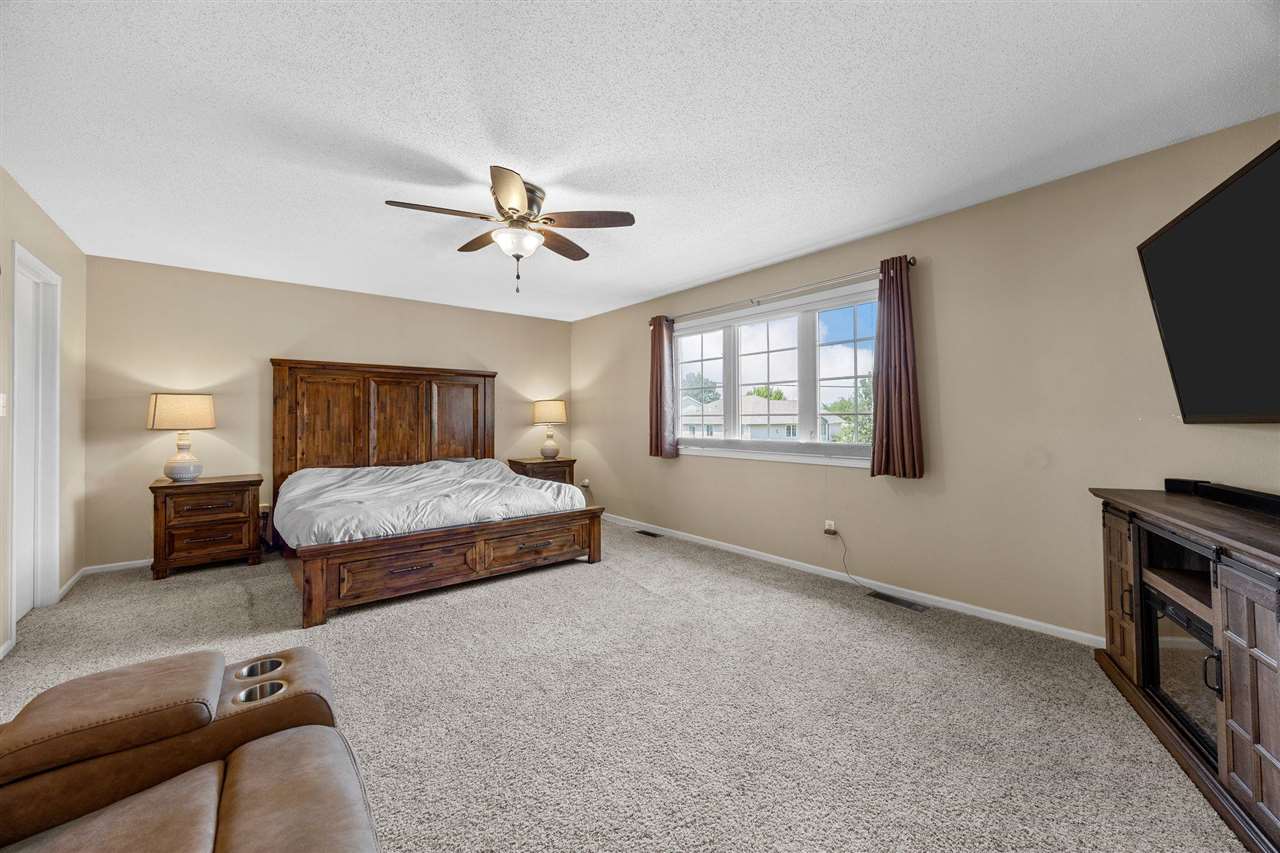 729 74th Street NE Cedar Rapids IA 52402