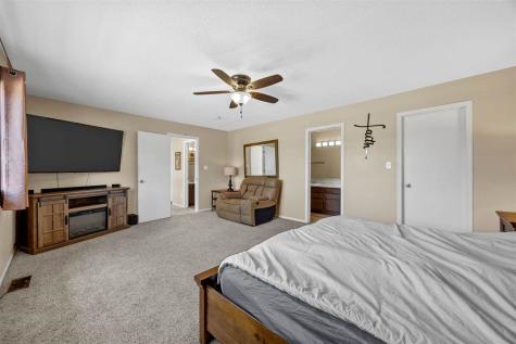 729 74th Street NE Cedar Rapids IA 52402
