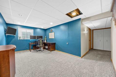 729 74th Street NE Cedar Rapids IA 52402