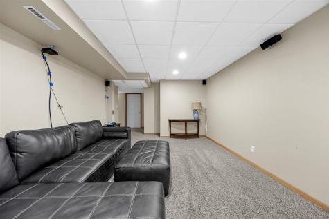 729 74th Street NE Cedar Rapids IA 52402