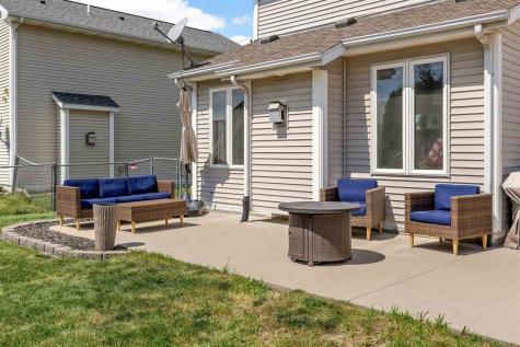 729 74th Street NE Cedar Rapids IA 52402