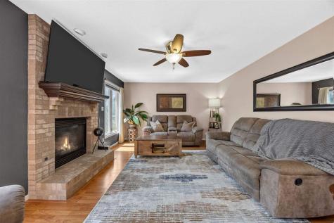 729 74th Street NE Cedar Rapids IA 52402