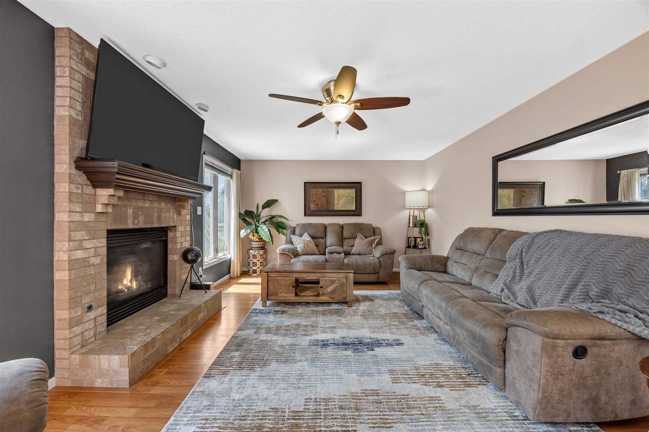 729 74th Street NE Cedar Rapids IA 52402