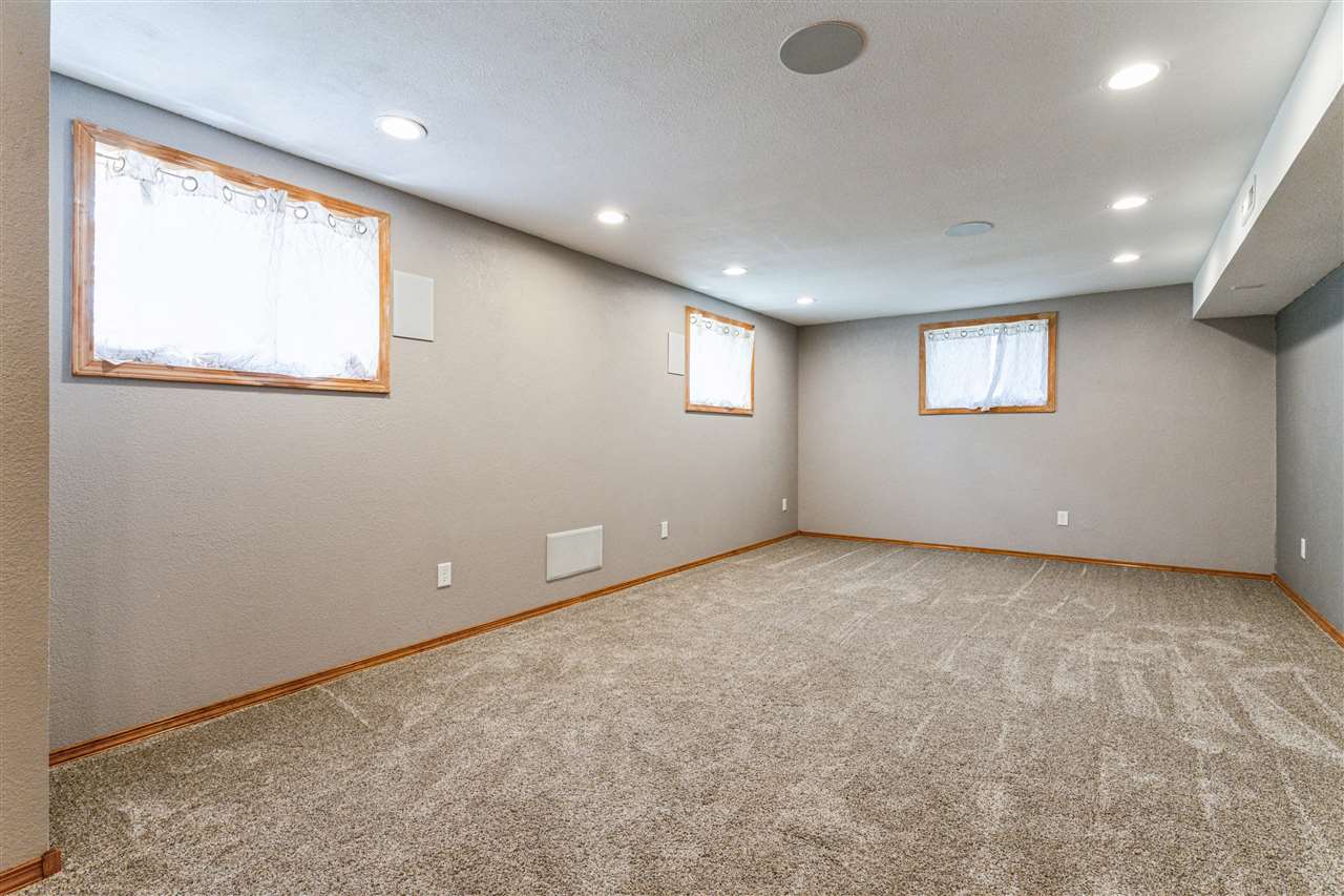 1241 38th Street SE Cedar Rapids IA 52403