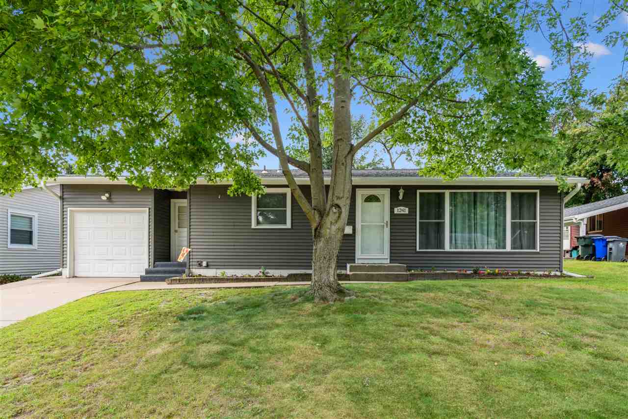 1241 38th Street SE Cedar Rapids IA 52403